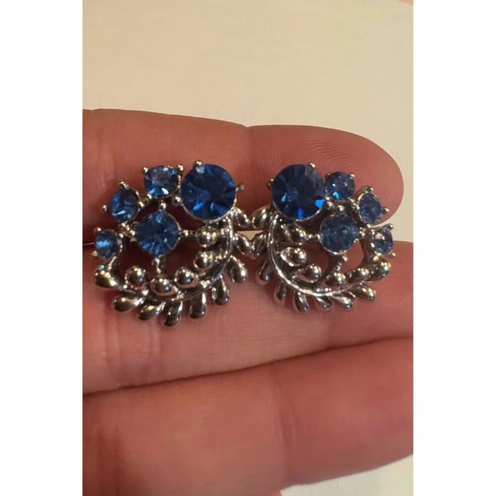 STAR Vintage Blue And Silver Screw Back Earrings